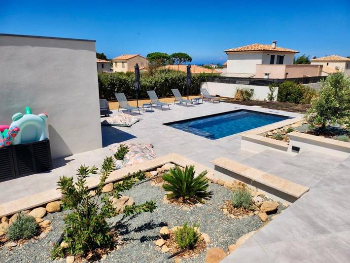 Villa per 12 persone, con panorama e piscina nonché giardino, con animali domestici - 1