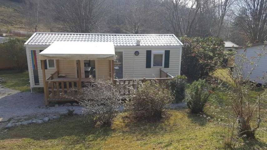 Mobil home pour 6 personnes, avec bassin pour enfant à Louvie-Juzon