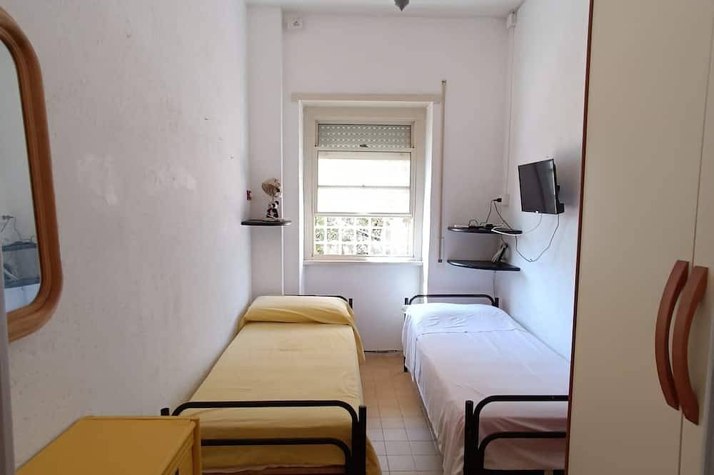 Ganze Wohnung, Haus am Meer mit großem ausgestatteten Garten in Rom Provinz