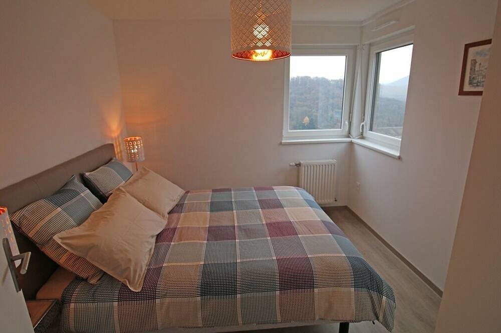 Villa-Luxus-Ensuite mit Bad-Terrasse-Barr in Barr, Region Sélestat-Erstein