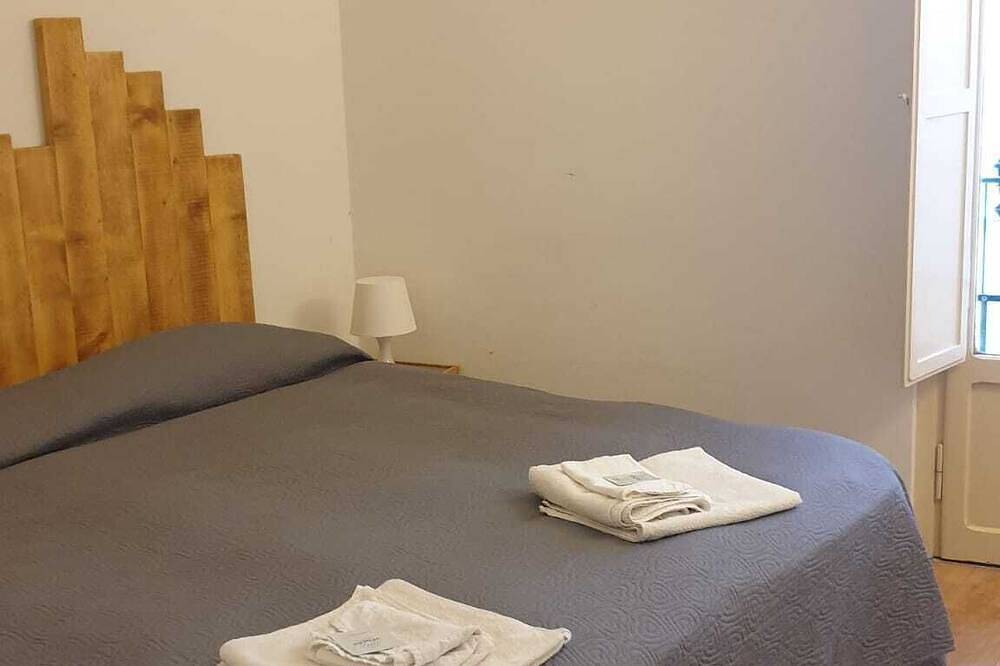 Entire apartment, Very central apartment, a few steps from the Duomo and the Theatre, with balcony in Orvieto, Terni Province