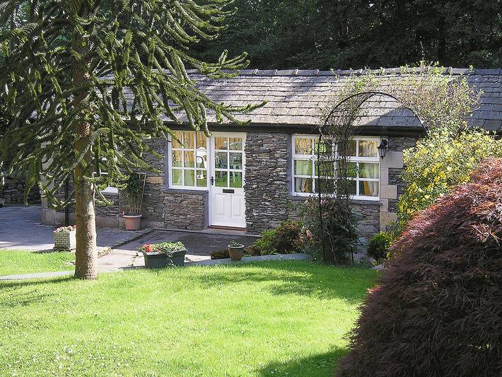Log cabin for 2 people, with Garden in Windermere