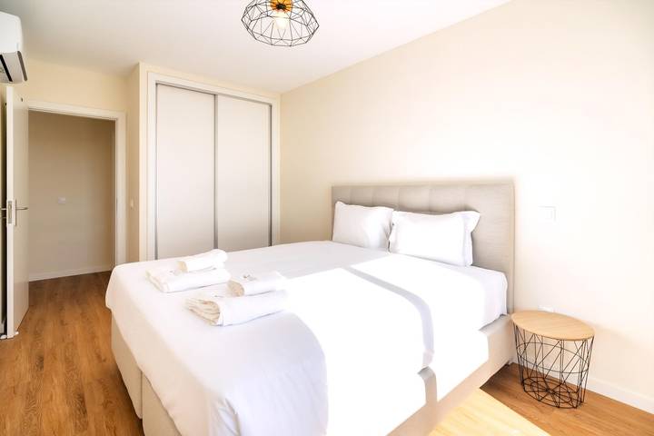 Ganze Wohnung, Ferienwohnung für 6 Personen mit Balkon in Câmara de Lobos, Madeira