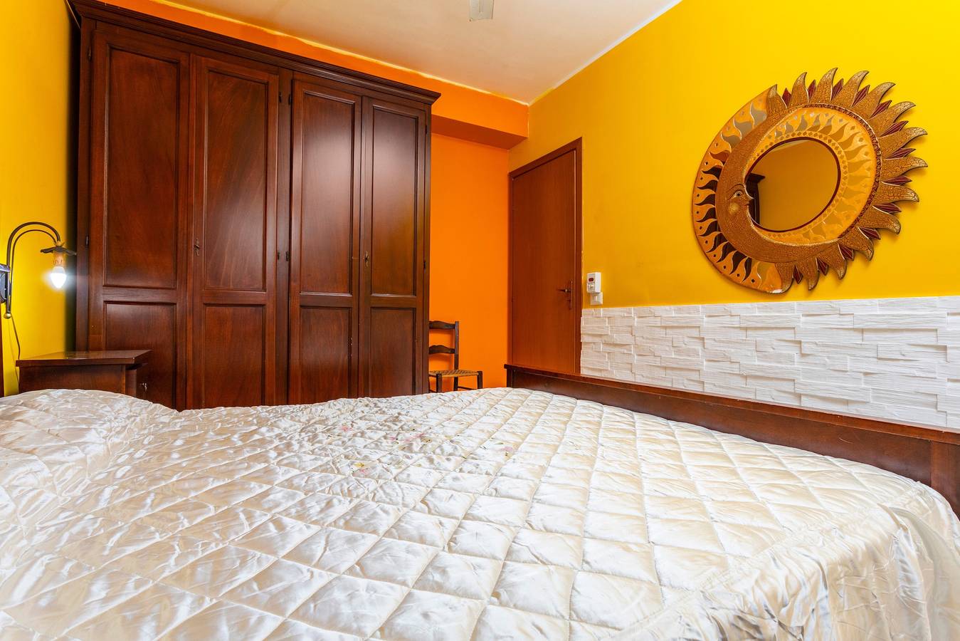 Appartement entier, Appartement "Le Piramidi House" avec piscine partagée, Wi-Fi et climatisation in Fondachello, Province de Catania