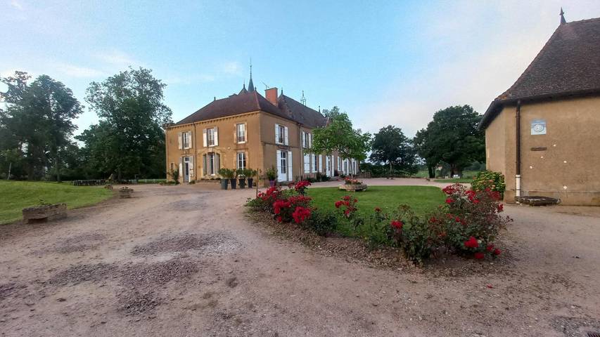 Gîte pour 14 personnes, avec Jardin et Piscine