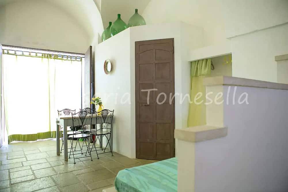 Openspace à Masseria Salentina entre Gallipoli et Baia Verde, avec piscine et Wifi in Parabita, Golfe de Tarente