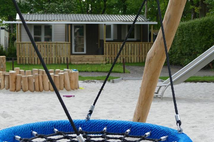 Vakantiehuis voor 6 personen, with Terras and Tuin as well as Kinderzwembad and Zwembad in Wateren
