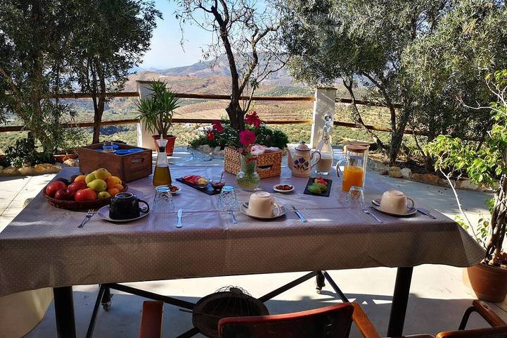 Cabaña para 14 personas, con terraza en Alpujarras