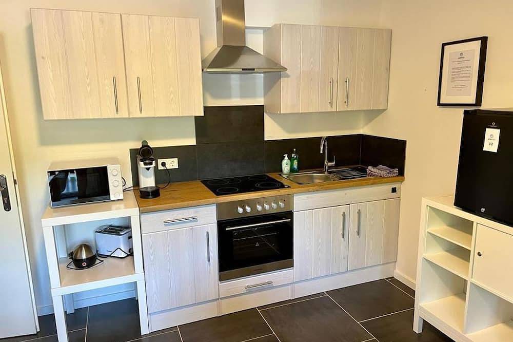 Ganze Wohnung, Doppelzimmer mit Gemeinschaftsküche - Junipro Apartments & Rooms in Nohfelden, Bostalsee