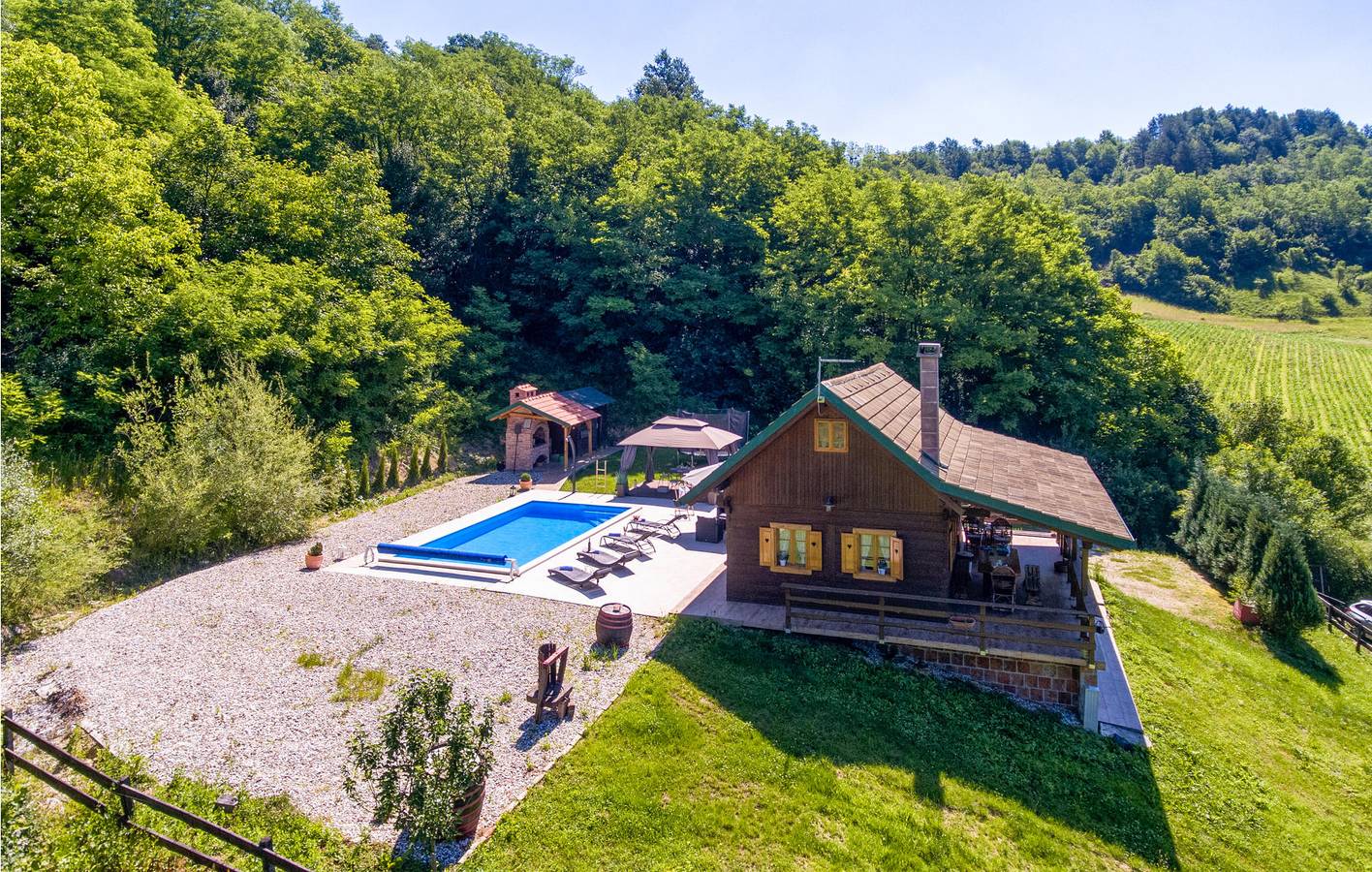 Modern appartement met 1 slaapkamer, zwembad, wifi en terras in Krapina-Zagorje