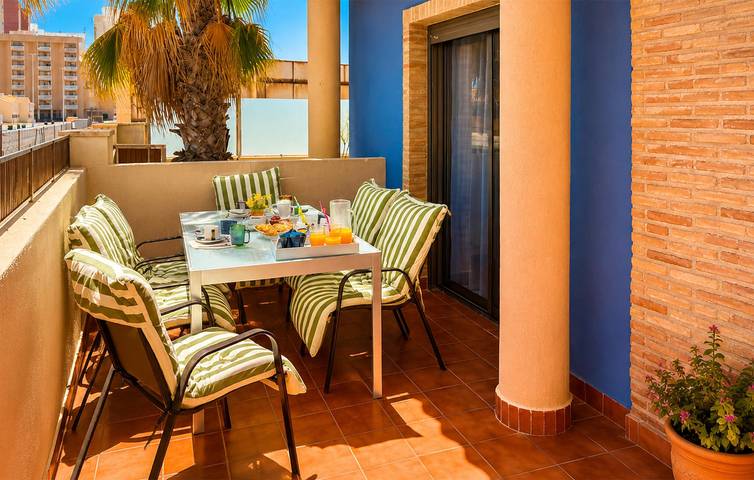 Acogedor apartamento de 2 dormitorios con piscina cerca de Playa Lebeche in Playa El Arenal/Playa Pedrucho (La Manga), San Javier