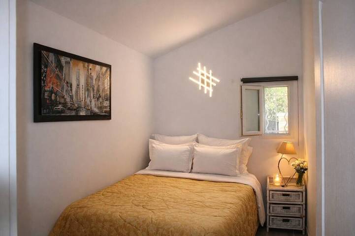 Detached 2-bedroom house with private garden and terrace.Quiet location and pool in Pertuis, Parque natural regional del Luberon