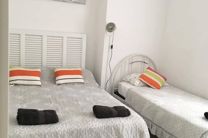 Apartamento entero, Apartamento de cuatro habitaciones Saint Cyr sur Mer La Madrague vista al mar en residencia vigilada in Saint-Cyr-sur-Mer, Costa mediterránea (Francia)