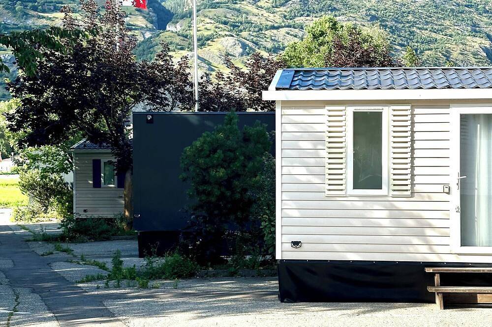 Cottage 2 Mobilhome 2 Zimmer Unterkunft für 2 Erwachsene + 1 Kind auf Ecksofa in Leuk, Walliser Alpen