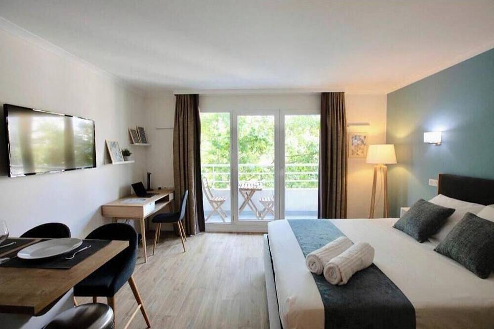 Studio élégant et confortable pour vos séjours professionnels à La Défense in Courbevoie, Hauts-de-Seine