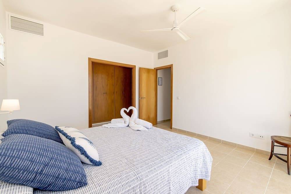 Biniancolla Iris villa with communal pool in Biniancolla, Sant Lluís