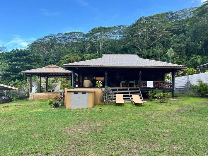 Location de vacances pour 6 personnes, avec jardin ainsi que piscine et bassin pour enfant dans Uturoa - 2