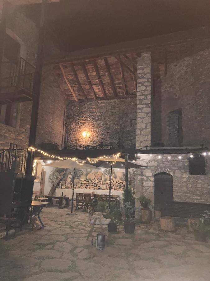 Casa rural para 8 personas, con jacuzzi además de jardín y piscina, Familias con niños en Provincia de Lleida - 3