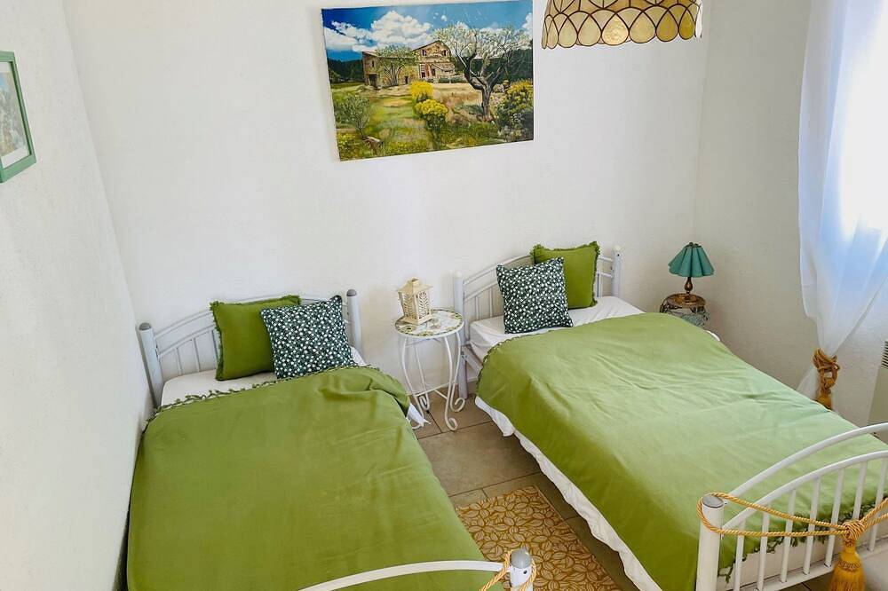 Villa \"Les Alloes\ in Le Luc, Draguignan region