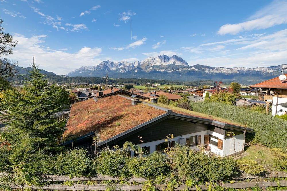 Fantastic Mountain View Chalet, 10 min to Kitzbühel, Ski in Ski out, 8 persons in Oberndorf in Tirol, Kaisergebirge