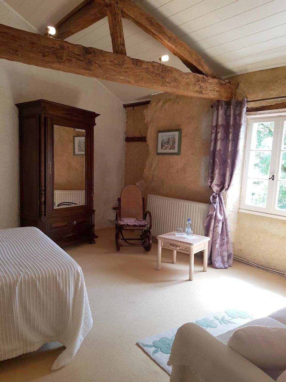 Comfort Double Room in Castéra-Verduzan, Gers