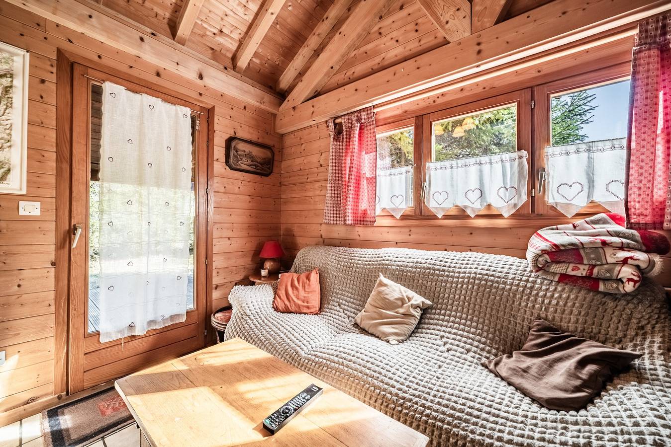 Chalet « 7p Confort - Le Refuge » avec vue montagne, terrasse privée et Wi-Fi in Verchaix, Région de Bonneville