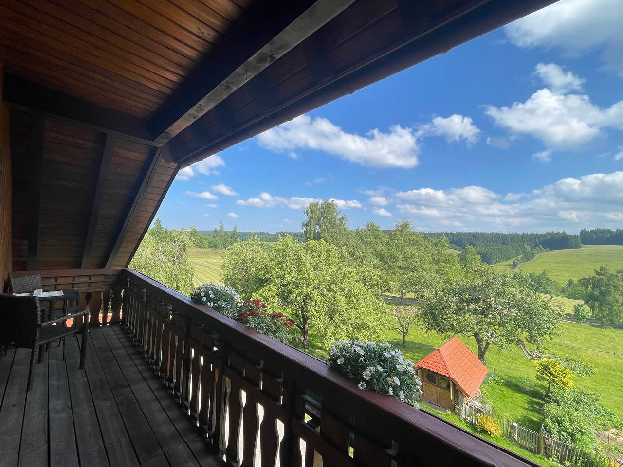 Entire apartment, Dog-Friendly Apartment on a Farm with Garden, Balcony, and Green Views in St. Georgen im Schwarzwald, Central Black Forest
