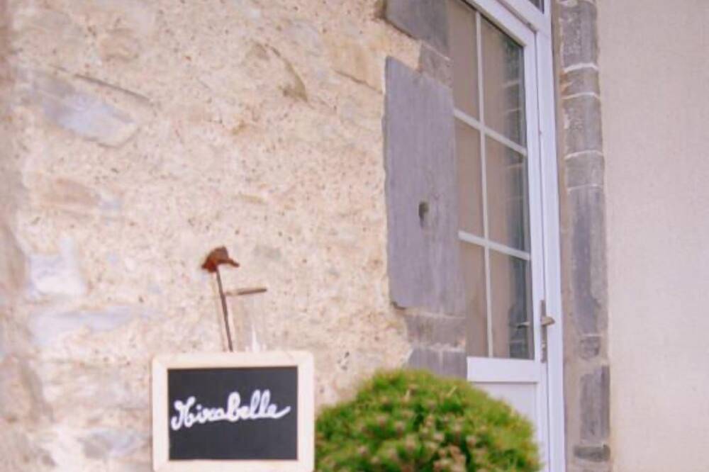 Gîte \"Mirabelle\" à la campagne avec piscine in Pannecé, Vallée de la Loire