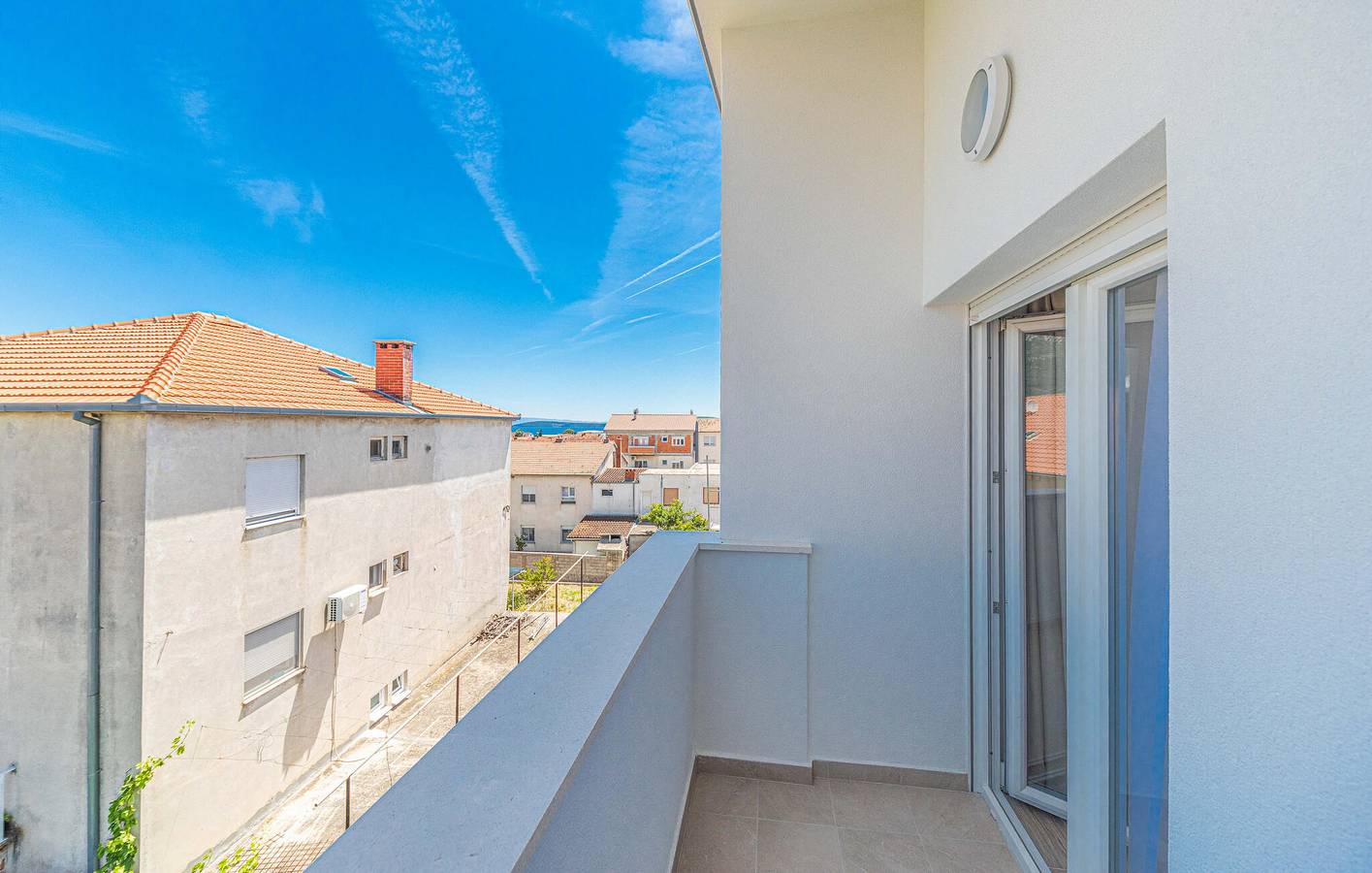Entire holiday apartment, Holiday apartment for 5 people with terrace in Kastel Novi, Kaštela