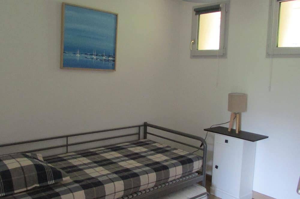 Entire apartment, \"La Parenthese\" charming rental lake and mountain view in Le Bourget-du-Lac, Chambéry region