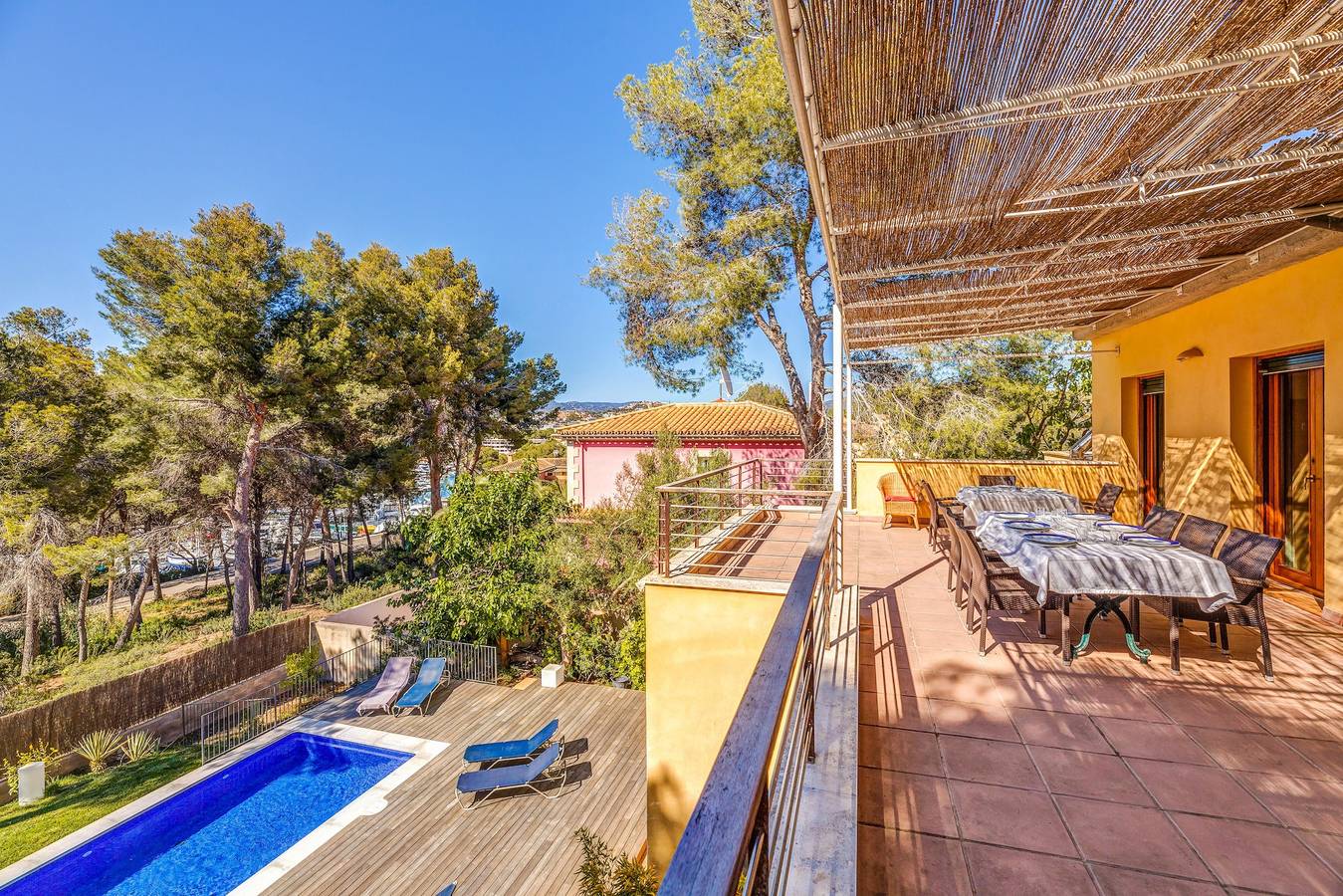 Schöne Villa mit Pool, Wlan und Terrasse; ideale Lage; Parkplatz vorhanden in Santa Ponsa, Calvià