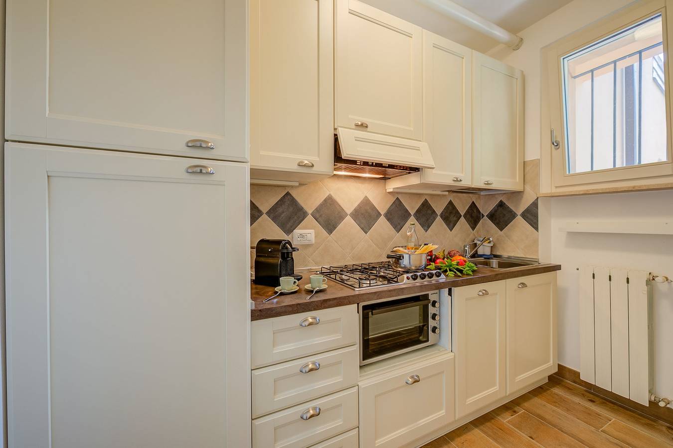 Appartamento intero, La Casa Accanto With Shared Pool in Padenghe sul Garda, Prealpi Gardesane