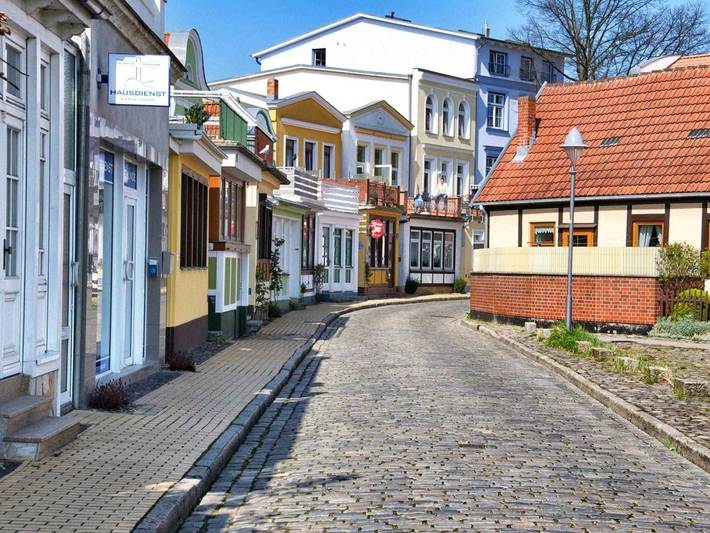 Ferienwohnung für 3 Personen, mit Balkon und Terrasse in Rostock