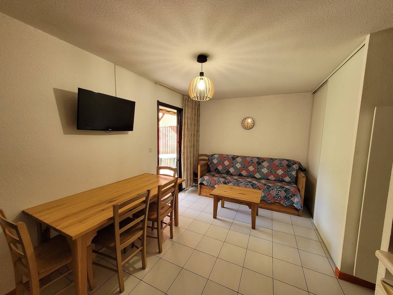 Appartement entier, Appartement cosy à Arreau, Piscine chauffée & sauna in Arreau, Pyrénées
