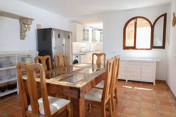 Villa in Cala Tarida, Sant Josep de sa Talaia für 8 
