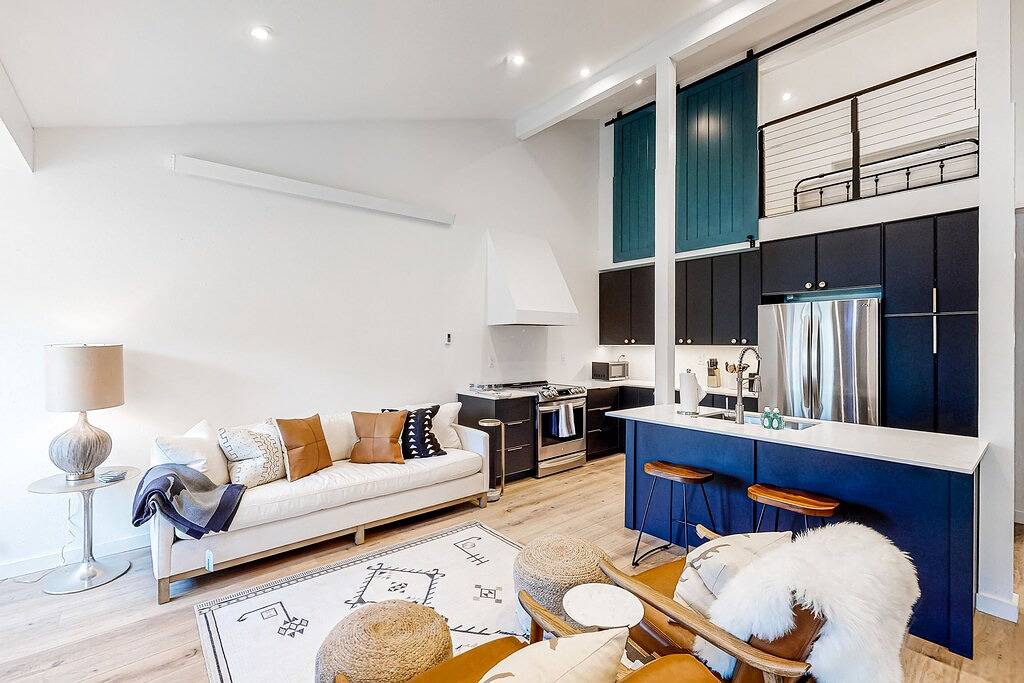 Ganze Wohnung, Gorgeous, modern mountain view condo with deck & great kitchen in Moose Wilson Road, Grand Teton Nationalpark