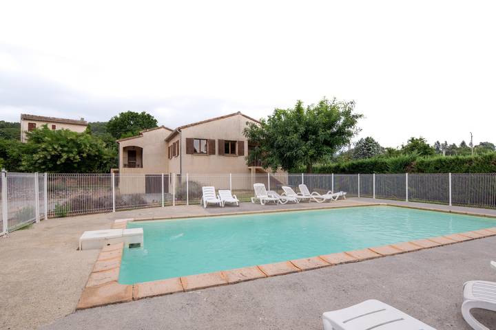 Maison de vacances pour 6 personnes, avec balcon et jardin en Ardèche