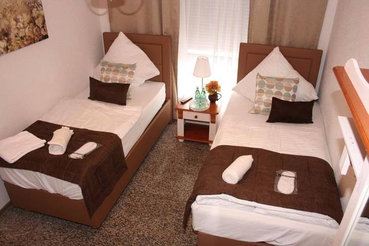 Hotel für 4 Personen, mit Balkon in Sindelfingen - 4