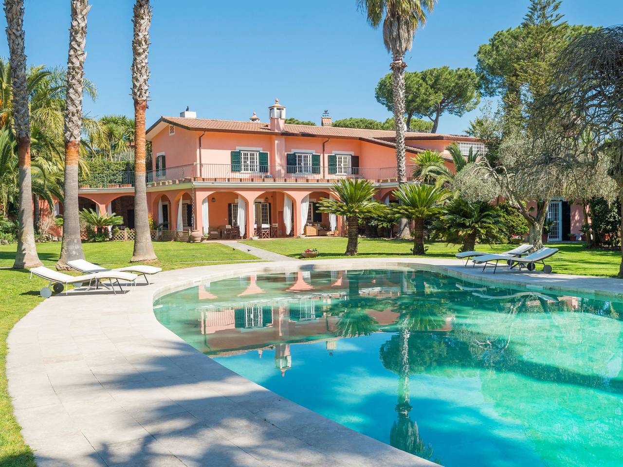 Casa Vacanza per 8 Persone in La Massimina-Casale Lumbroso, Roma