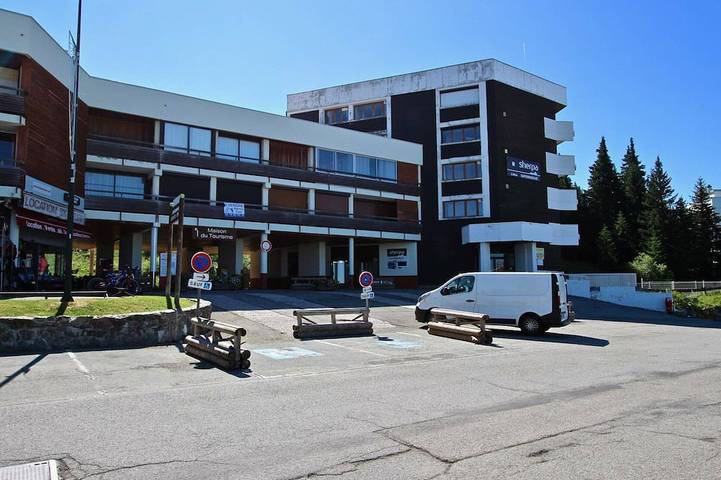 Entire apartment, Studio in the heart of the resort, at the foot of the slopes in Chamrousse, Écrins National Park