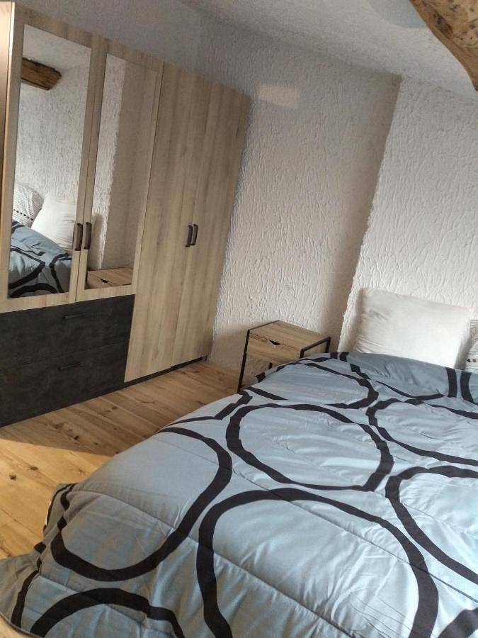 Gîte pour 4 personnes, avec vue et terrasse à Molières