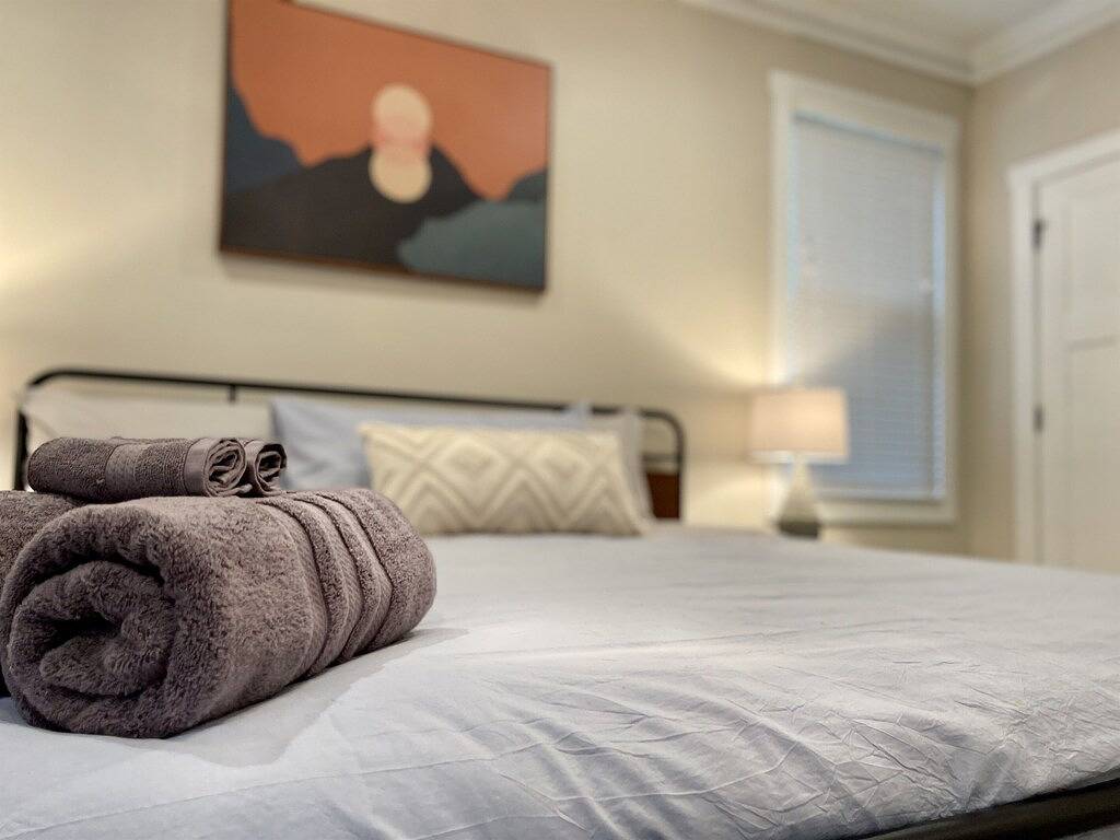 4 Bedroom Suites Under 1 Roof Near Downtown Atlanta & Airport in East Point, Fulton County