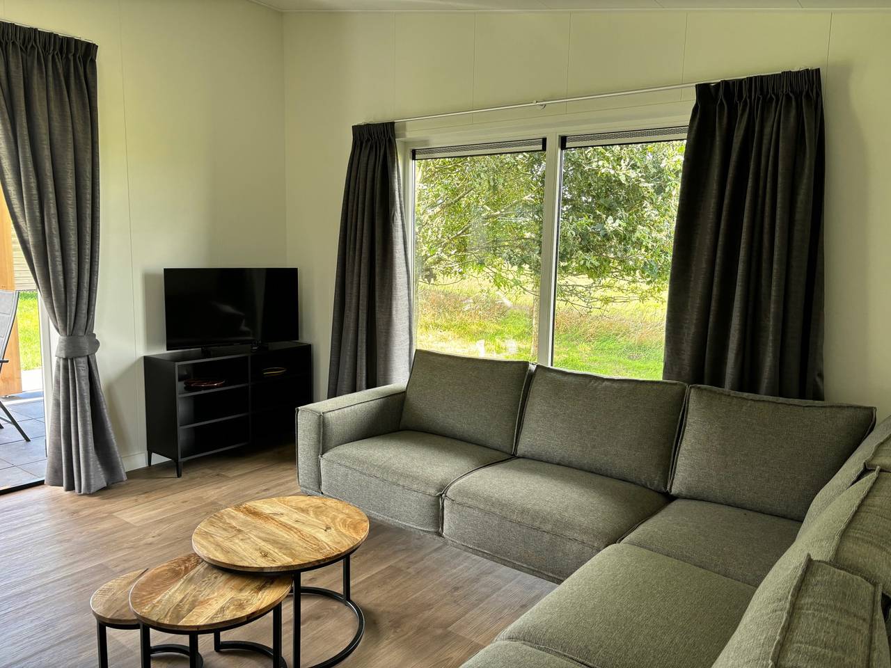 Geräumiges 6-Personen-Chalet mit Terrasse in der Nähe des Naturschutzgebietes Weerribben in Nationalpark Weerribben-Wieden