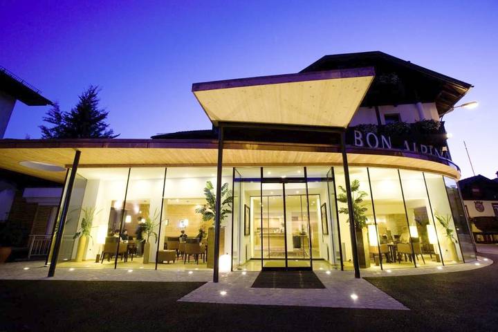 Ferienhaus für 2 Personen, mit Garten und Pool sowie Sauna in Patscherkofel