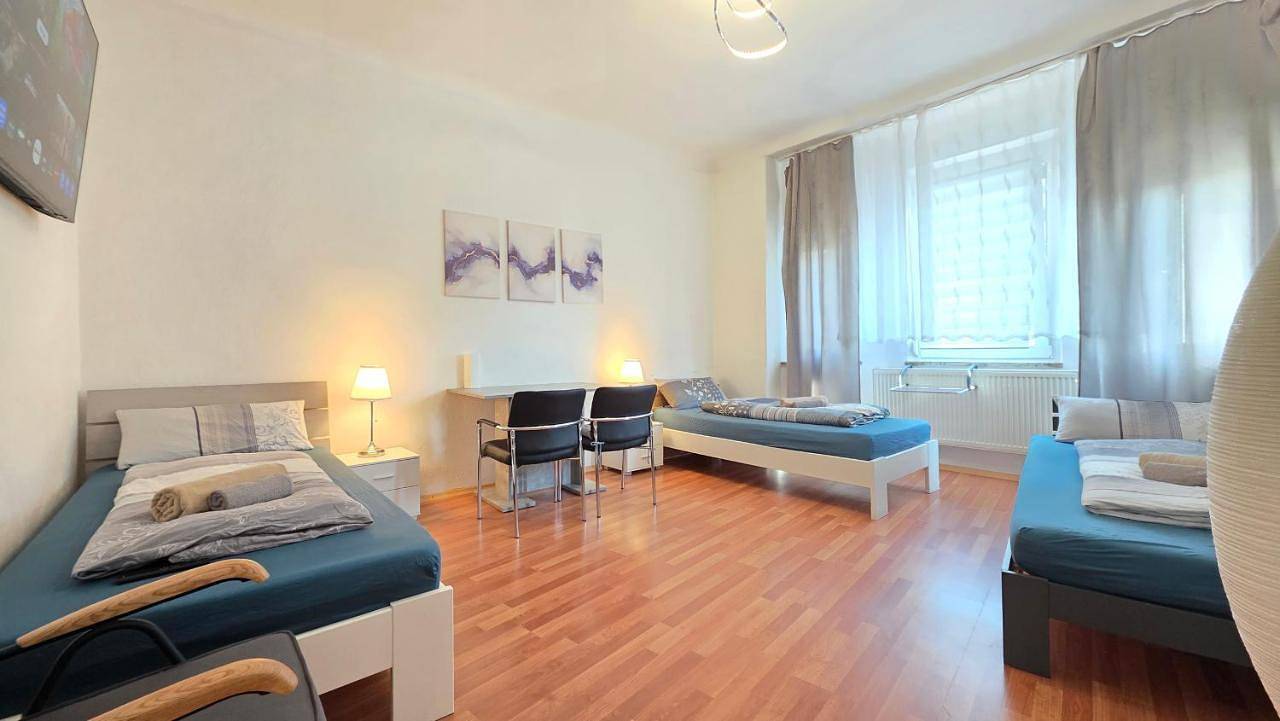 Geheel vakantieappartement, Wohnreich Ulm Zentral - Wohnung in 3Og - Zimmer in 3er Wg in Ulm (Baden-Württemberg), Zwaben