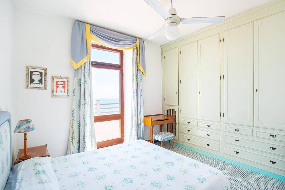 Gorgeous villa with direct descent to the sea in Santa Marinella, Rome Province