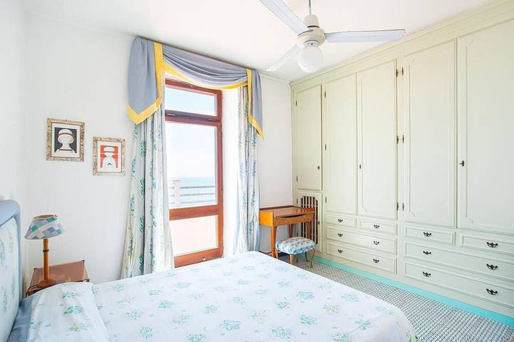 Gorgeous villa with direct descent to the sea in Santa Marinella, Rom Provinz