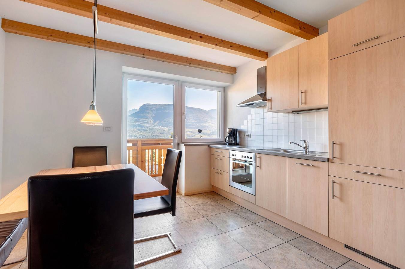 Entire apartment, Apartment 'Kastelaz' with Mountain View, Shared Garden and Wi-Fi in Tramin an der Weinstraße, Nonsberg Group