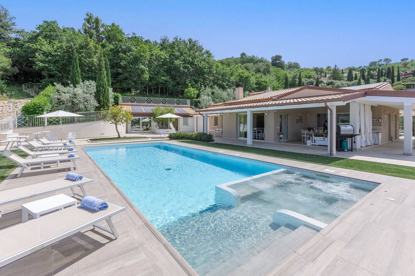 Villa Lerant in Acquaviva Picena, Riviera delle Palme