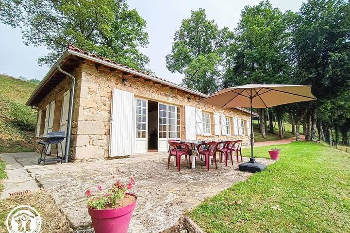 Gîte pour 6 personnes, avec jardin et piscine dans Calviac